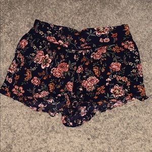 American Eagle flowy shorts